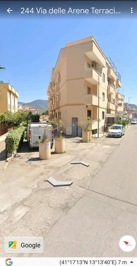 Appartamento Tutto Ristrutturato Terracina Exterior foto